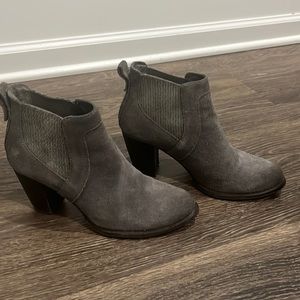 UGG booties in grey suede. Size 8.